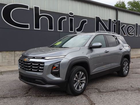 Used 2025 Chevrolet Equinox LT w/ Convenience Package II FWD image 1