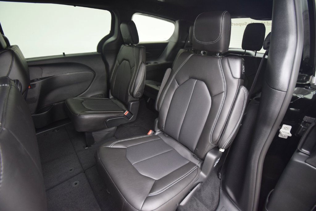 New 2027 Chrysler Pacifica Select AWD/4WD image 34