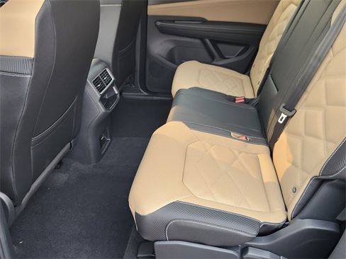 New 2026 Volkswagen Atlas Cross Sport SE image 8