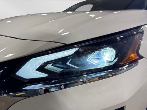 Used 2025 Nissan Altima 2.5 SV image 14