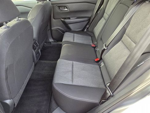 Used 2024 Nissan Rogue SV image 17