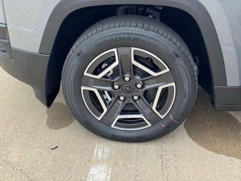 New 2026 Jeep Cherokee Laredo AWD/4WD image 35