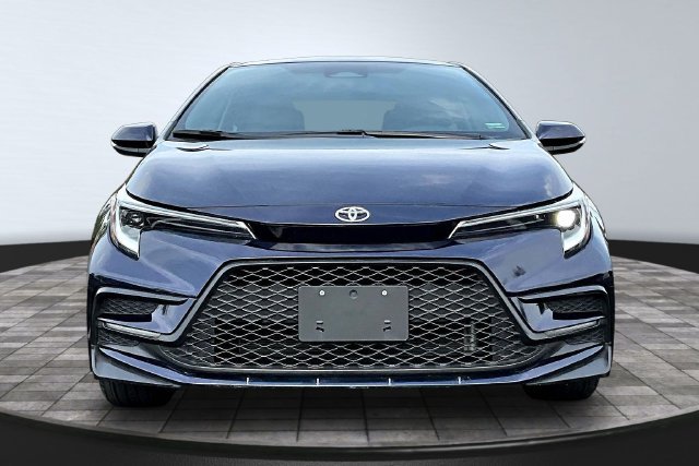 Used 2026 Toyota Corolla SE w/ SE Package FWD image 2
