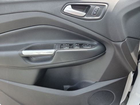 Used 2019 Ford Escape SE FWD image 25