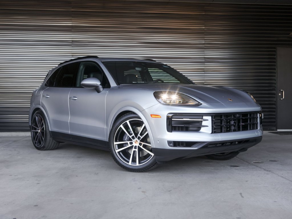 Certified 2026 Porsche Cayenne AWD/4WD image 9