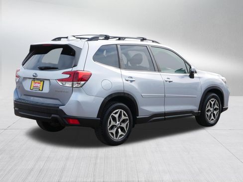 Used 2020 Subaru Forester Premium AWD/4WD image 7