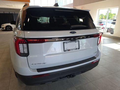 Used 2026 Ford Explorer Active AWD/4WD image 10