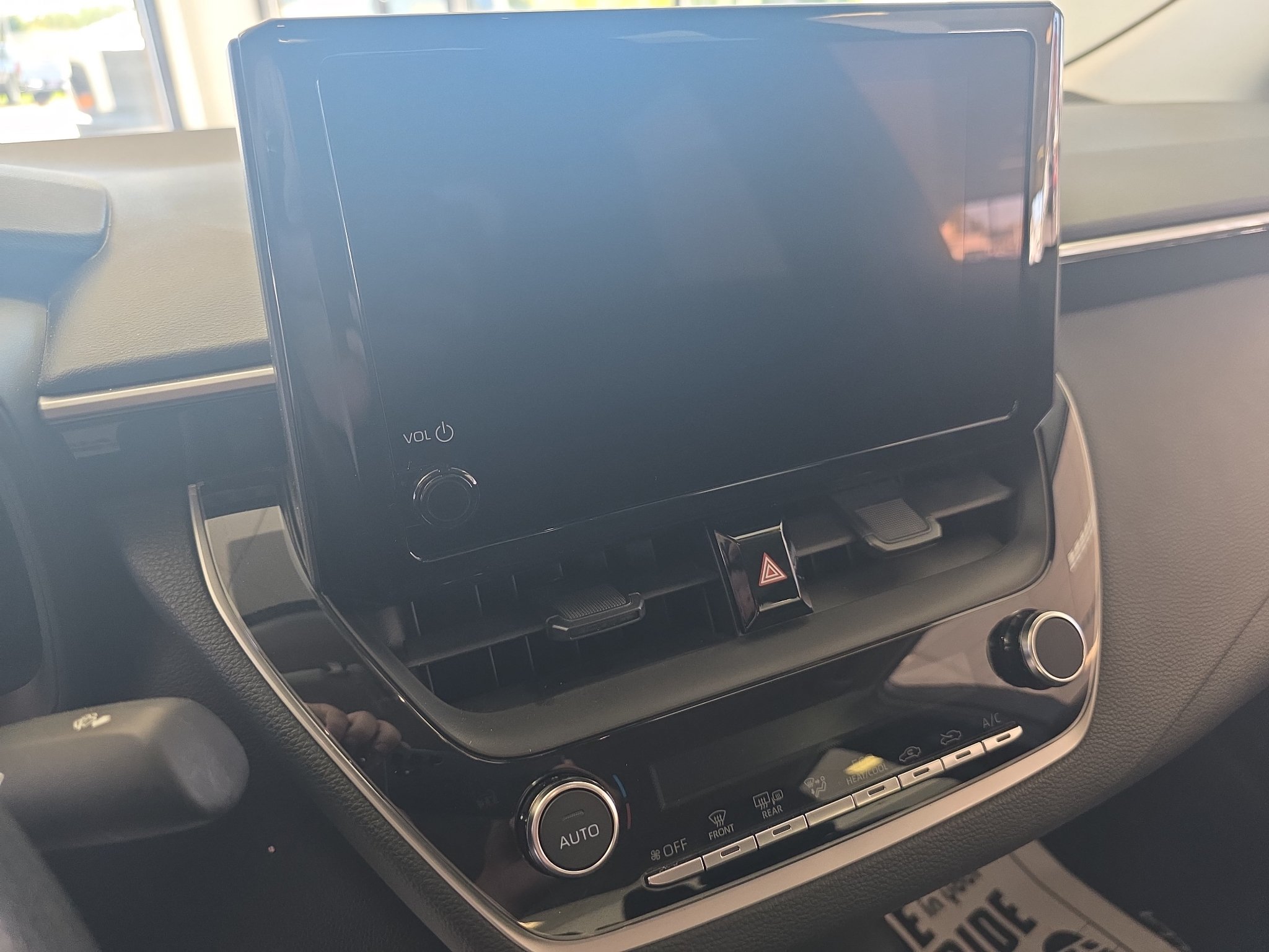 Used 2026 Toyota Corolla LE FWD image 22
