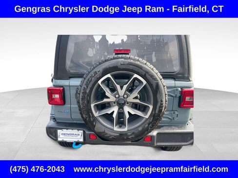 Used 2024 Jeep Wrangler Unlimited w/ Convenience Group AWD/4WD image 11