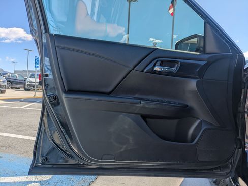 Used 2015 Honda Accord Sport image 14