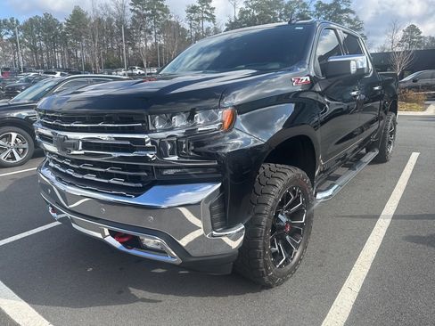 Used 2019 Chevrolet Silverado 1500 LTZ w/ LTZ Premium Package image 2