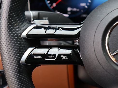 Used 2023 Mercedes-Benz E 450 Coupe image 16