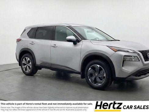 Used 2025 Nissan Rogue SV image 1