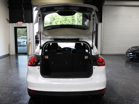 Used 2018 Ford Focus SE FWD image 30