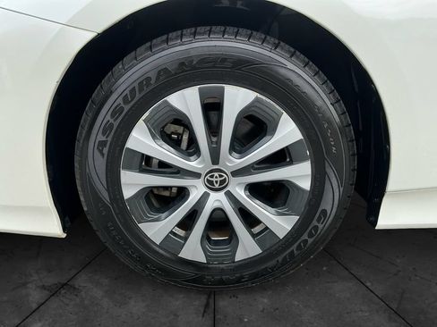 Used 2020 Toyota Prius Prime LE FWD image 15