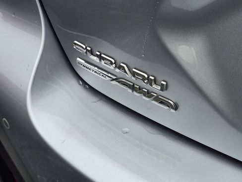 Used 2024 Subaru Crosstrek 2.5i Limited AWD/4WD image 19