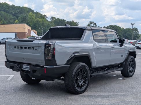 Used 2025 GMC Hummer EV 2X AWD/4WD image 9