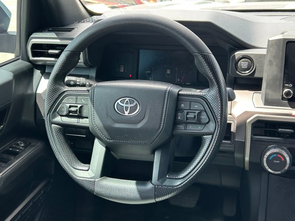 Certified 2025 Toyota Tacoma SR5 AWD/4WD image 38