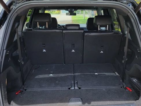 Used 2021 Mercedes-Benz GLB 250 GLB 250 4MATIC Sport Utility 4 w/ Premium Package image 7