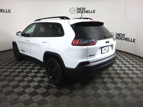Used 2023 Jeep Cherokee Altitude Lux image 7