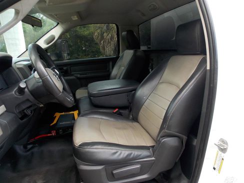 Used 2011 RAM 3500 ST RWD image 4