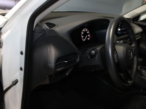 Certified 2025 Honda HR-V EX-L image 12
