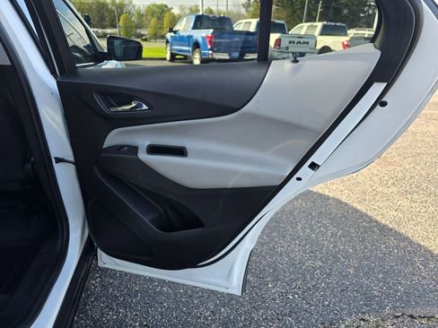 Used 2019 Chevrolet Equinox LT FWD image 14