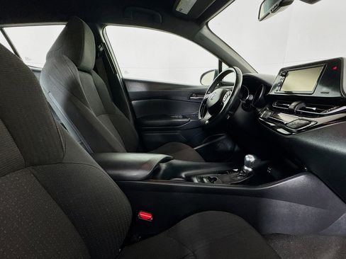 Used 2018 Toyota C-HR XLE image 43