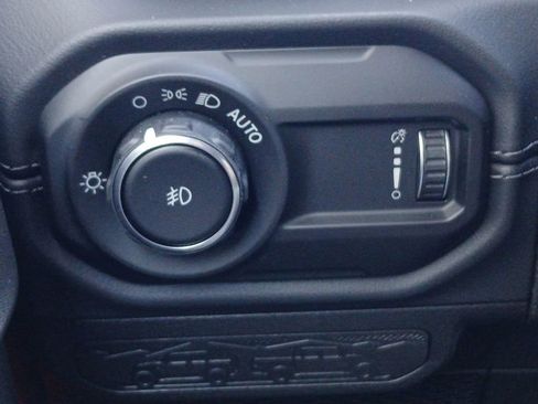 New 2026 Jeep Wrangler Unlimited Sahara AWD/4WD image 12