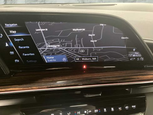 Used 2021 Cadillac Escalade Premium Luxury w/ Performance Package AWD/4WD image 23