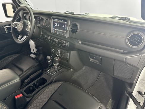 Used 2023 Jeep Wrangler Unlimited Sahara AWD/4WD image 27