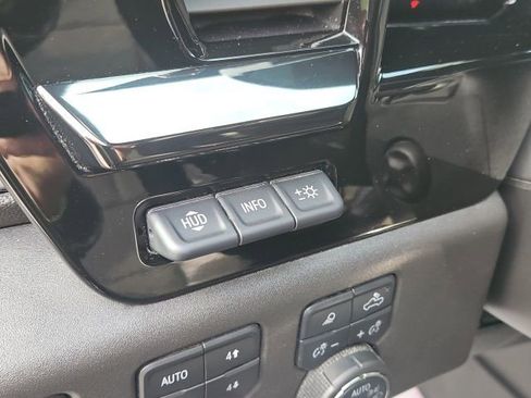 Used 2023 Chevrolet Silverado 1500 ZR2 w/ Technology Package AWD/4WD image 26