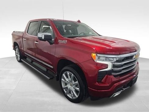 Used 2025 Chevrolet Silverado 1500 High Country AWD/4WD image 2