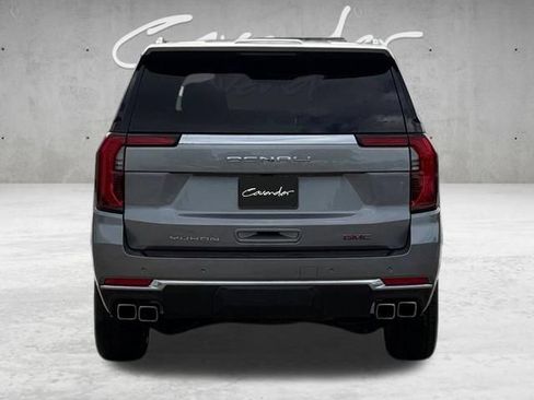 Used 2025 GMC Yukon XL Denali AWD/4WD image 15