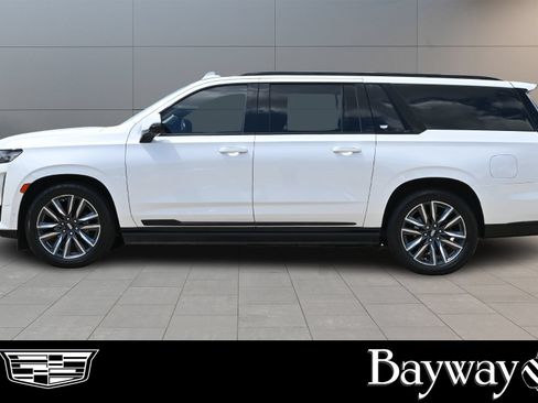 Used 2021 Cadillac Escalade ESV Sport Platinum RWD image 5