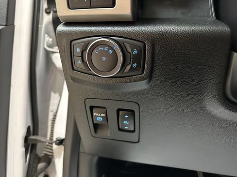 Used 2018 Ford F150 Lariat w/ Equipment Group 502A Luxury AWD/4WD image 20