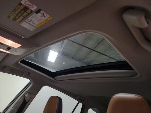 Used 2017 Toyota RAV4 Limited image 14