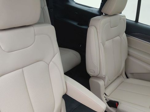 New 2026 Jeep Grand Cherokee L Limited w/ Luxury Tech Group II AWD/4WD image 15