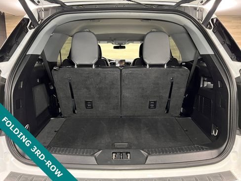 Used 2023 Ford Explorer Limited image 10