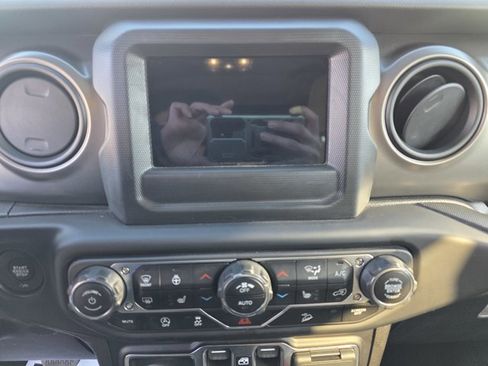 Certified 2019 Jeep Wrangler Unlimited Sport S image 7