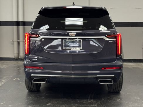 Used 2025 Cadillac XT6 Premium Luxury image 11