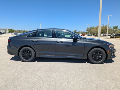New 2026 Kia K5 LXS FWD image 4