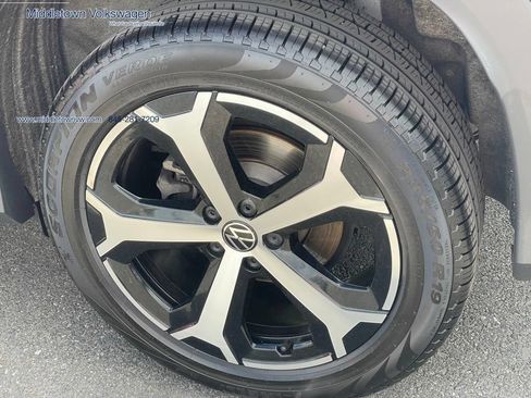 Certified 2025 Volkswagen Tiguan SE AWD/4WD image 8