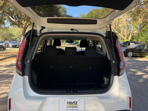 Used 2025 Kia Soul LX w/ LX Technology Package image 24