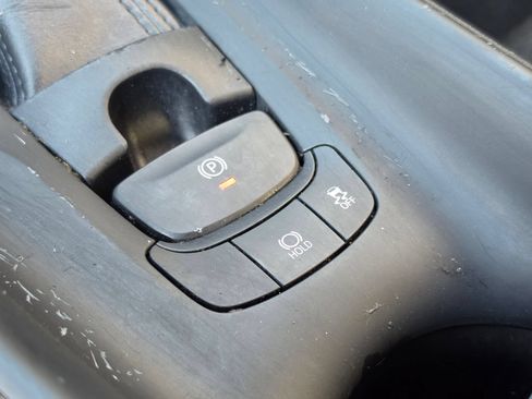 Used 2018 Toyota C-HR XLE FWD image 15