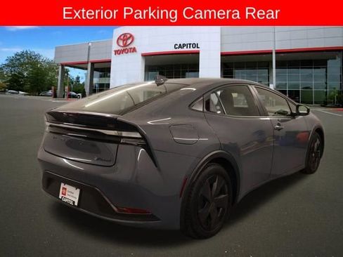Used 2024 Toyota Prius Prime FWD image 3