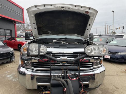 Used 2015 Chevrolet Silverado 3500 W/T w/ Snow Plow Prep Package image 7