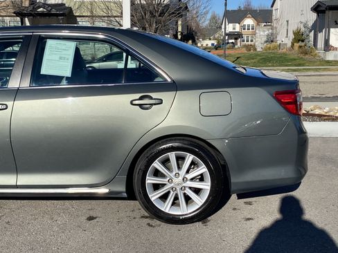 Used 2014 Toyota Camry L image 4