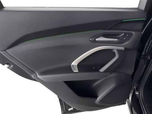 Used 2025 Audi Q5 Premium w/ Convenience Package image 17