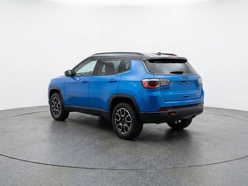 Used 2025 Jeep Compass Trailhawk AWD/4WD image 6